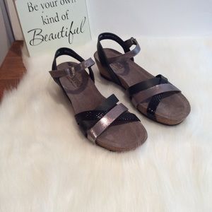 Munro Sandals 8